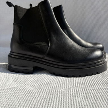 Kurze Lederstiefel