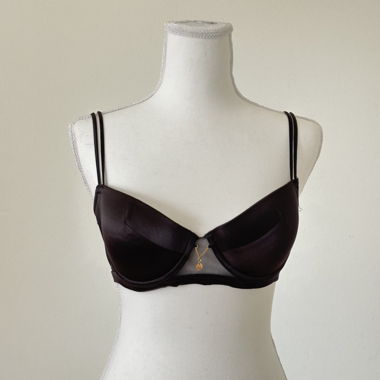 Soutien-gorge noir satin rembourré