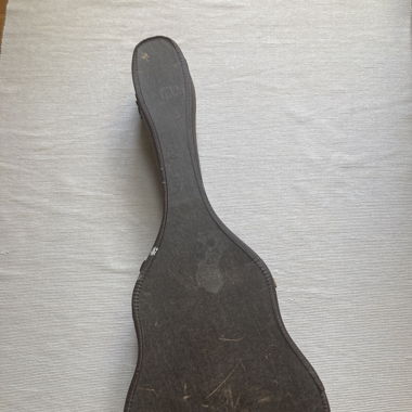 Etui guitare rigide