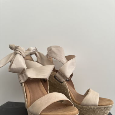 Ugg Keilsandale 