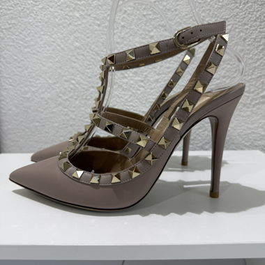 Valentino Garavani Rockstud Pumps Beige 36.5