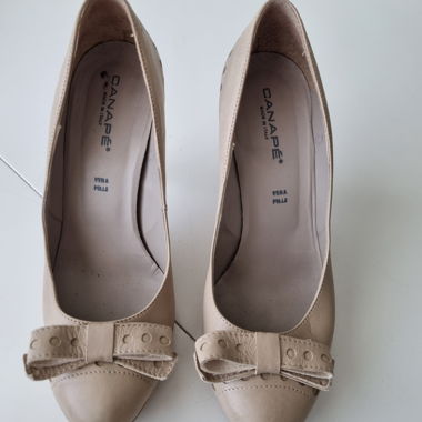Canape Nude High Heels