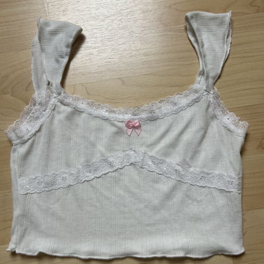 Weisses Spitzen-Top