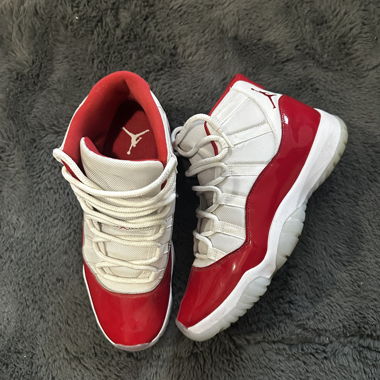 Jordan 11 Cherry red