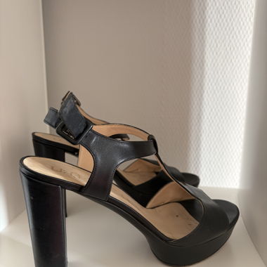 Black Unisa heeled sandals size 40