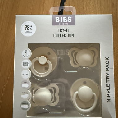 Set mit 4 BIBS Schnullern