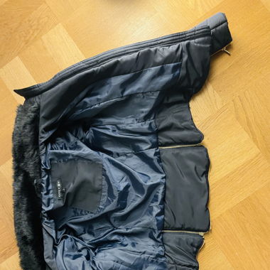 Schöner Kurzmantel