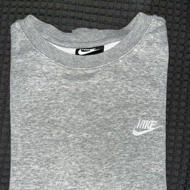 Pull Nike gris 