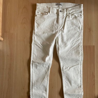Coole ausgefranste Jeans Zara creme Gr M