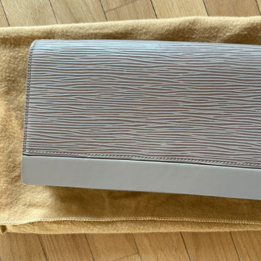 Louis Vuitton Honfleur clutch bag